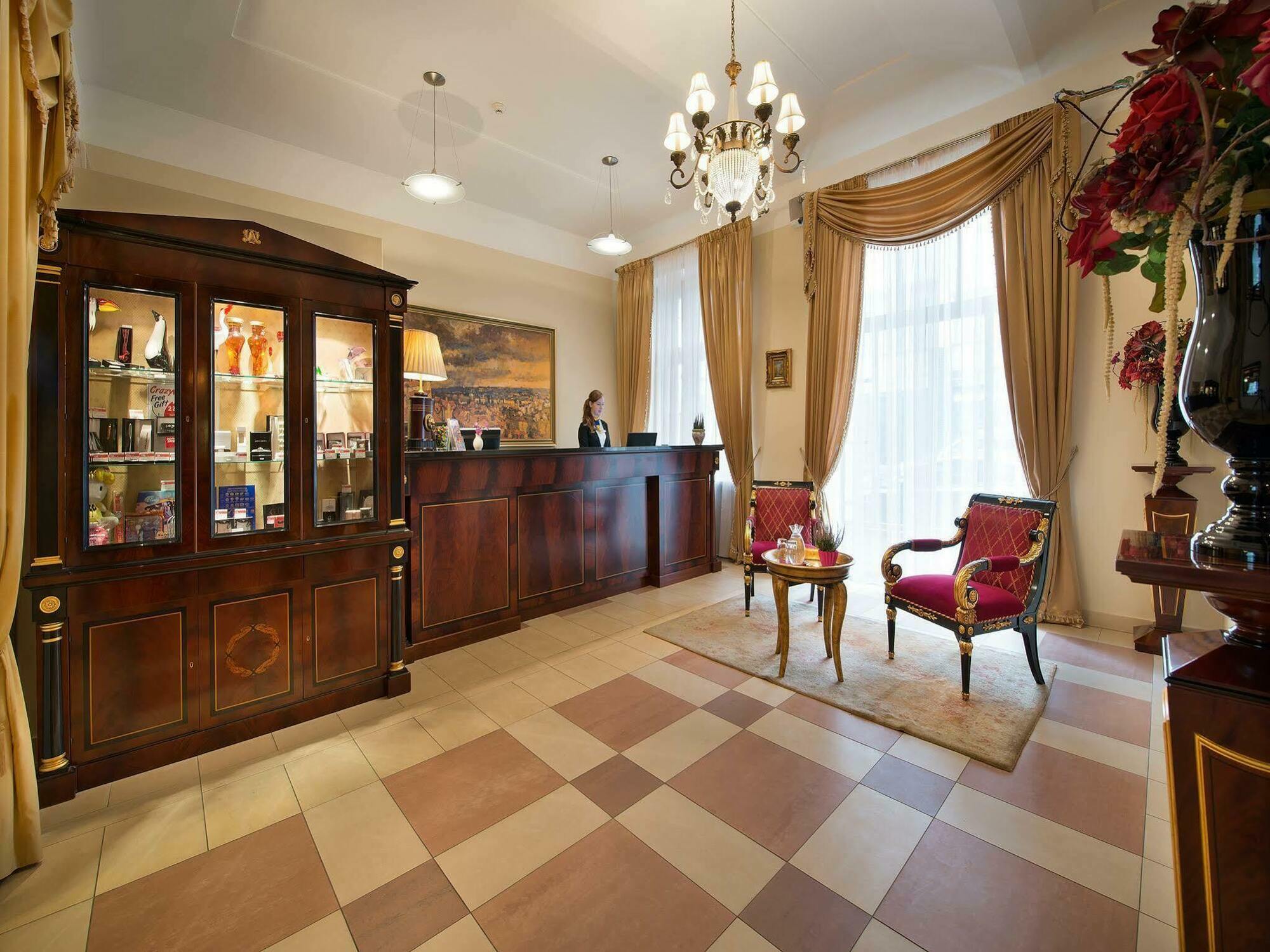 Ea Embassy Hotell